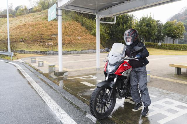 画像3: Uターンと押し歩き。