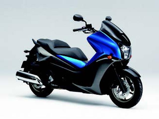 画像: ●水冷4ストOHC4バルブ単気筒●249cc●23PS/7500rpm●2.3kg-m/6000rpm●180kg/183kg●110/90-13・140/70-13●57万7500円/63万円(ABS)