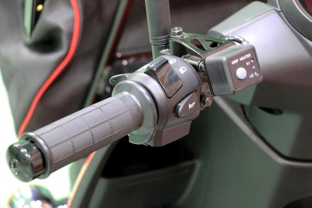 画像: 日本郵便に納車されるモデルには純正グリップヒーターが装備されるよう。