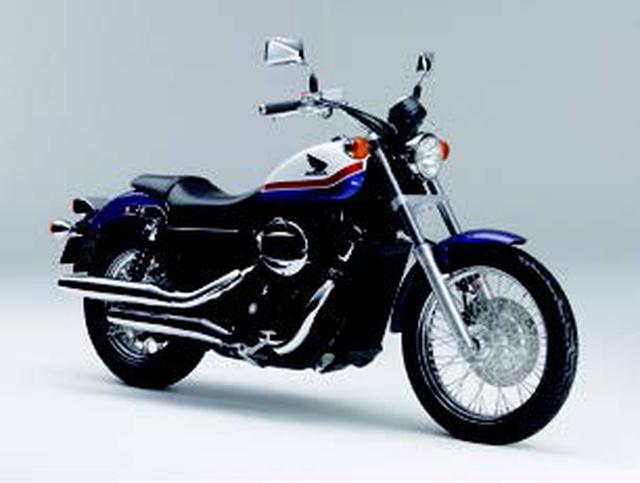 画像: ●水冷4ストOHC3バルブV型2気筒●398cc●31PS/7000rpm●3.3kg-m/3500rpm●229kg●100/90-19・150/80B16●64万9950円/66万9900円(トリコロール)