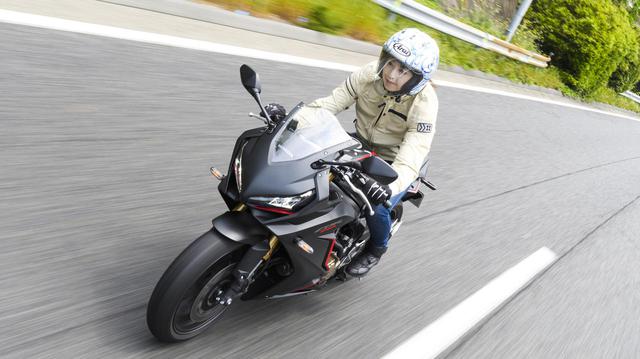 画像3: 大関さおり×Honda CBR650R【オートバイ女子部のフォトアルバム】