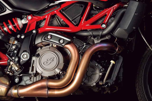 画像: 水冷4ストロークV型2気筒DOHC4バルブ/1203cc