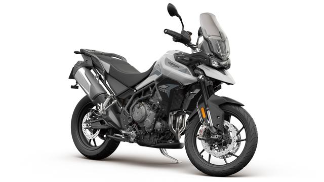 画像: TIGER900 GT PRO ツーリング向けのGTはグリップヒーターやクルーズコントロールを標準装備。プロはさらに装備を充実させ、ライディングモードも変更。
