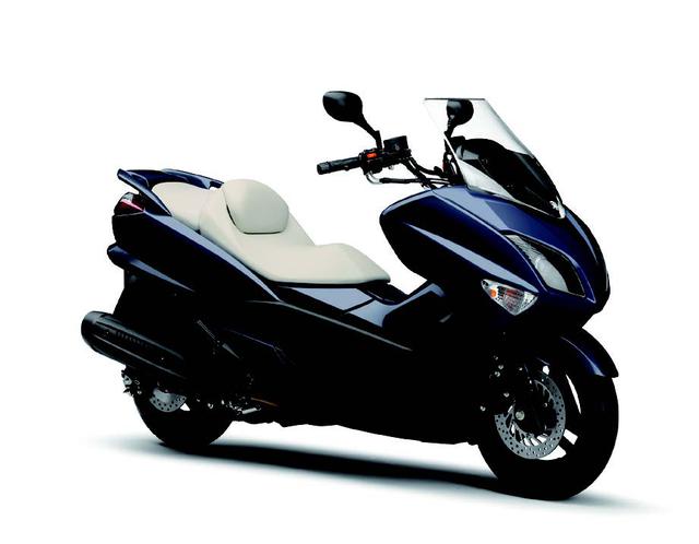 画像: ●水冷4ストOHC4バルブ単気筒●249cc●19PS/6500rpm●2.2kg-m/5500rpm●188kg●110/90-13・140/70-12●70万2450円
