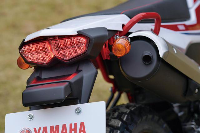 画像: シャープな形状のテールカウル最後部にLEDテールランプを装備。優れた被視認性とともに、リアビューをスタイリッシュに見せている。