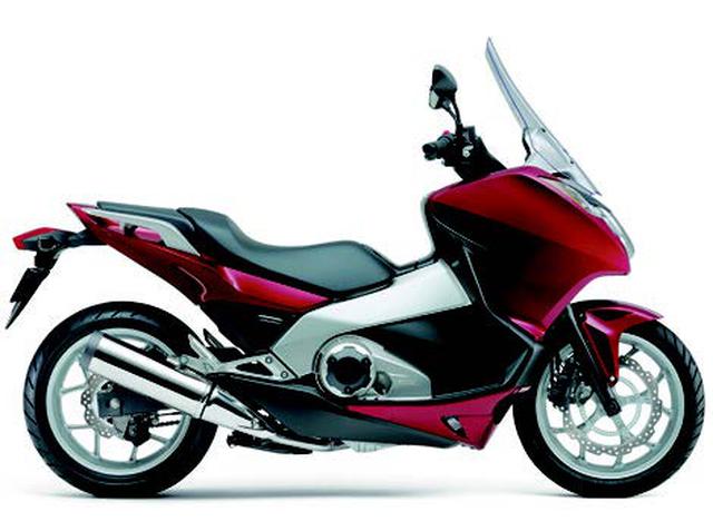 画像: ●水冷4ストOHC4バルブ並列2気筒●669cc●50PS/6250rpm●6.2kg-m/4750rpm●238kg●120/70ZR17・160/60ZR17●80万8500円