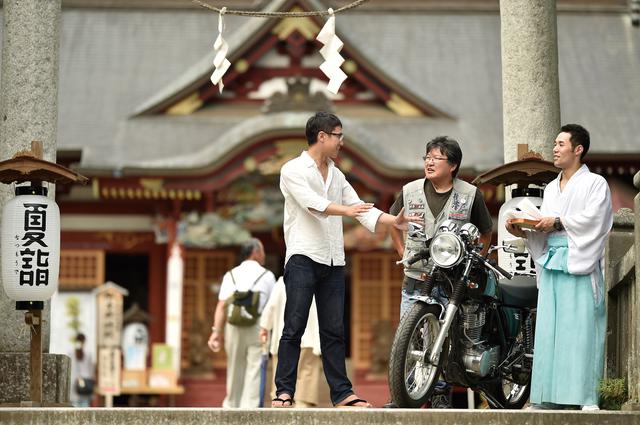 画像: 地域の人の熱い想いに、神社側が「場所」を提供する。またそれを参拝者が大切にしていく。これこそ、神社の理想の姿の一つだと思う。バイクを中心に人が集まり、想いが形になっていくようです。