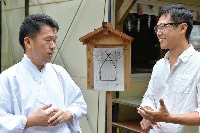 画像: 茅の輪は基本的に手作り。各地の茅ノ輪一つ一つに人の想いが込められていると、佐藤さん。