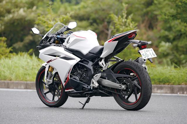 画像: スーパースポーツらしい先鋭的なデザイン