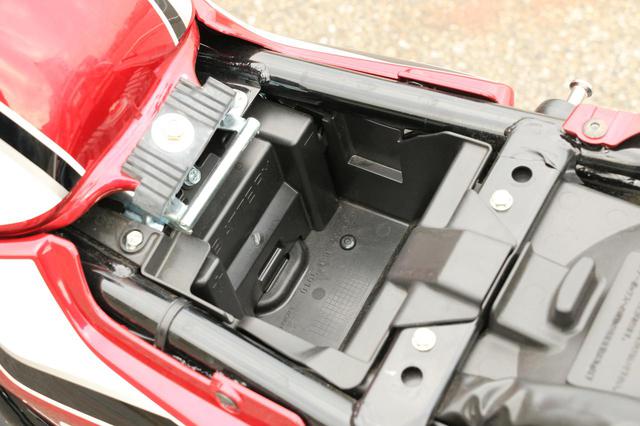 画像10: 【積載インプレ】ホンダ「CB400 SUPER FOUR」/日帰りサイズからキャンツーリング用まで4種類のバッグでパッキング・テスト