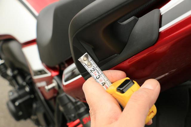 画像: 荷掛フックとして使える部分の長さは1.5cmほど。