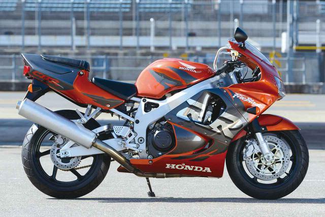 画像3: 【CBR1000RR-R徹底攻略③】ついに日本降臨!! 史上最強CBR、スタンバイ完了!<CBR歴代モデル比較編>