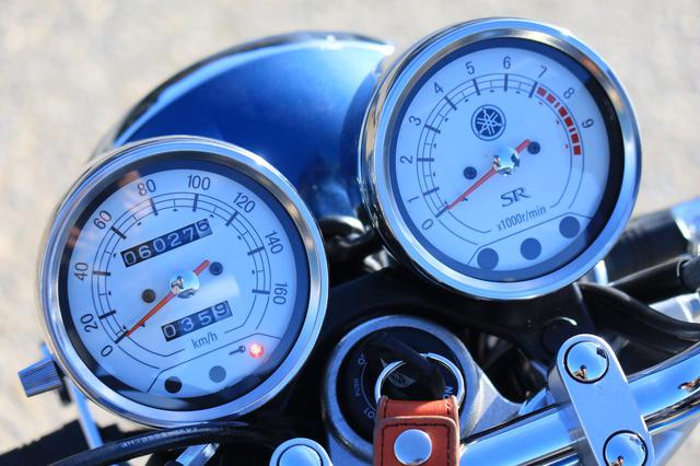 画像: 実燃費は、高速道路主体で約30km/L。信号の少ない下道で約27km/L。街中で約24km/Lでした。