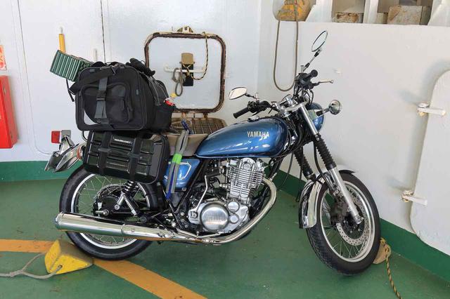 画像8: ヤマハ「SR400」キャンプツーリング・インプレ!積載方法・走り方・実燃費と、SR400だけが持つ魅力を元オーナーが解説