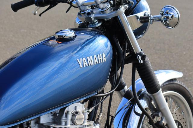 画像4: ヤマハ「SR400」キャンプツーリング・インプレ!積載方法・走り方・実燃費と、SR400だけが持つ魅力を元オーナーが解説