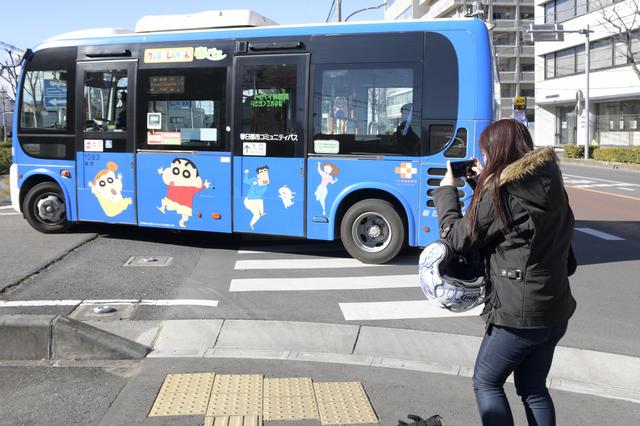 画像: この他にもクレヨンしんちゃんの絵が書いてあるバスがあるみたいだよ!