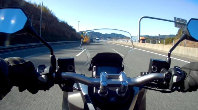 画像1: 新東名高速の120km/h区間へ