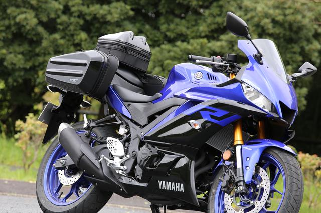画像: TANAXのバッグを装着したYZF-R25