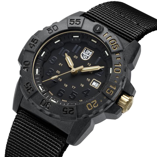 画像: ファンならずとも手に入れたい! 希少なLuminox「Navy SEAL 3500」