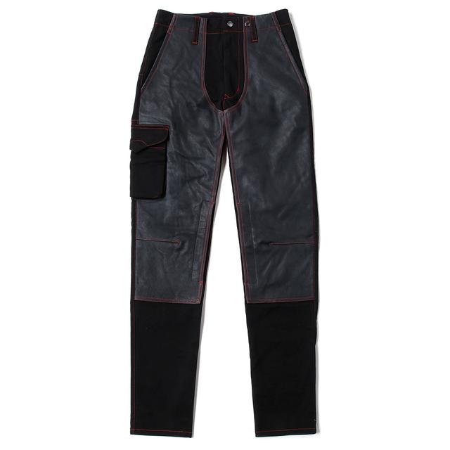 画像1: 〈MaxFritz × Motorimoda〉のコラボパンツが登場! レザーとコットンの切り返しがおしゃれなアシンメトリー・カーゴパンツ