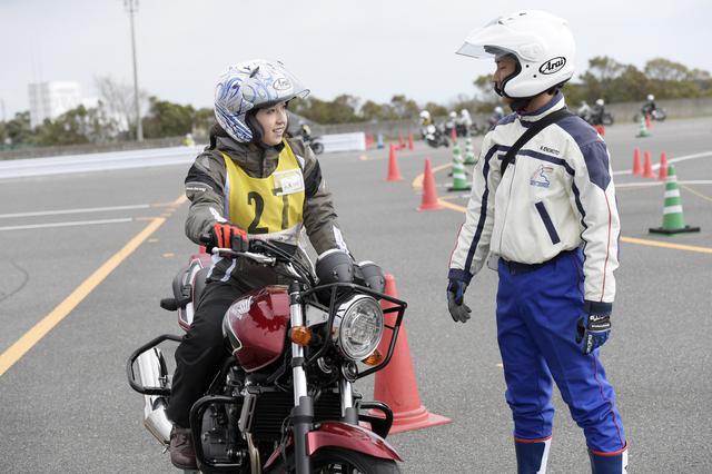 画像3: 午後はスラローム走行で上達を実感!