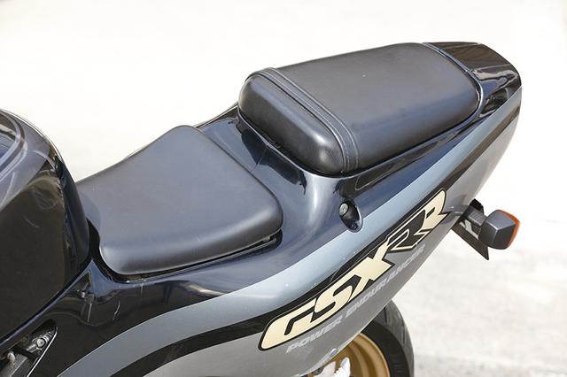 画像: 前モデルはワンピースのシートだったが、レーシーなセパレートシートに変更された。
