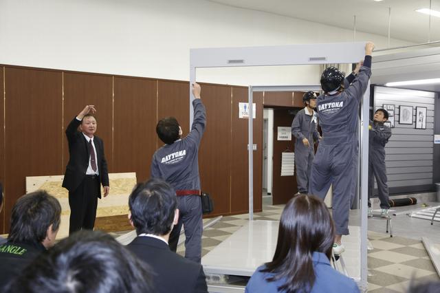 画像3: 「100人乗っても大丈夫♪」で有名なイナバ物置さんの柏工場で行なわれた、デイトナさんの『ガレージ勉強会』に行ってきました!