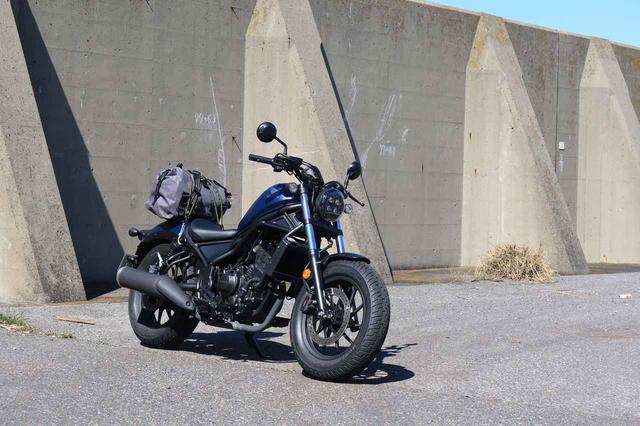 画像: いろんな角度からバイクを眺める。そんな幸せなお散歩でした。