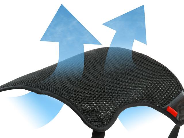 画像: 潰しても元に戻る高い復元力と通気性をもつ3Dメッシュを採用。股下の熱気を走行風で排出。