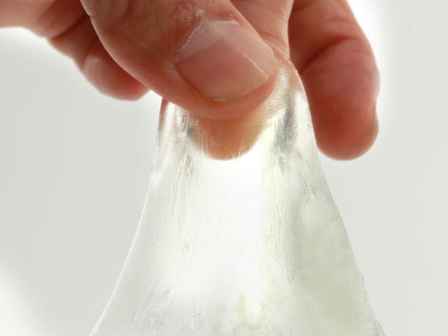 画像: 厚さ10mmの衝撃吸収ゲルを内蔵。座圧を分散するだけでなく、シートからの振動を吸収します。