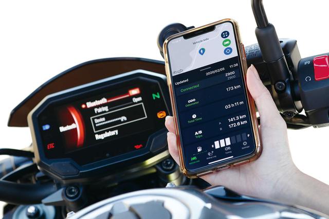 画像: スマートフォンアプリ「RIDEOLOGY THE APP」を使用してバイクと連携すれば、セッティングの変更などがスマホからできる。