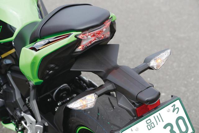 画像: Z650と共通のテールランプはユニークなデザインのLED式。ウインカーはオーソドックスな電球を使用したものとなる。