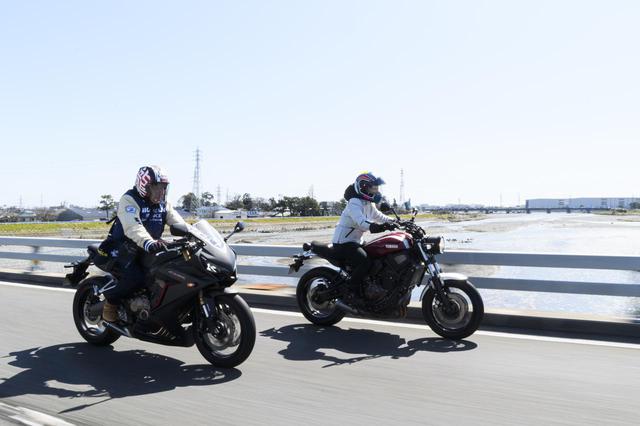 画像: 一般道でも高速道路でも、ちょっとしたギャップは現れるもの。その微妙な振動の吸収性が高められたことで、走行の疲労感を軽減してくれる。
