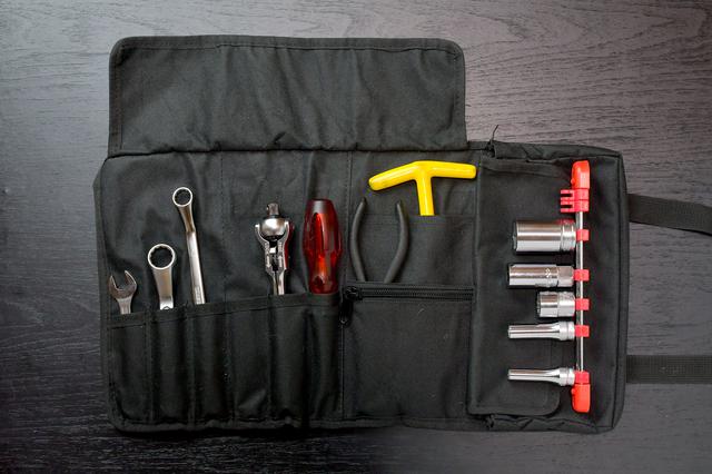 ホンダsuper Cub50 70 90の工具を考える 工具収納編 ツールロールは工具巻き 若林浩志のスーパー カブカブ ダイアリーズ Vol 8 Webオートバイ