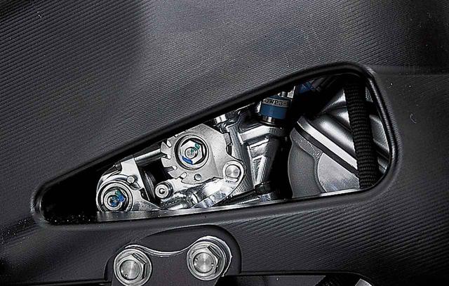 画像5: 990cc最終型のYZR-M1。タイトルは逃すが、先進の並列4気筒は、さらなる進化をとげた
