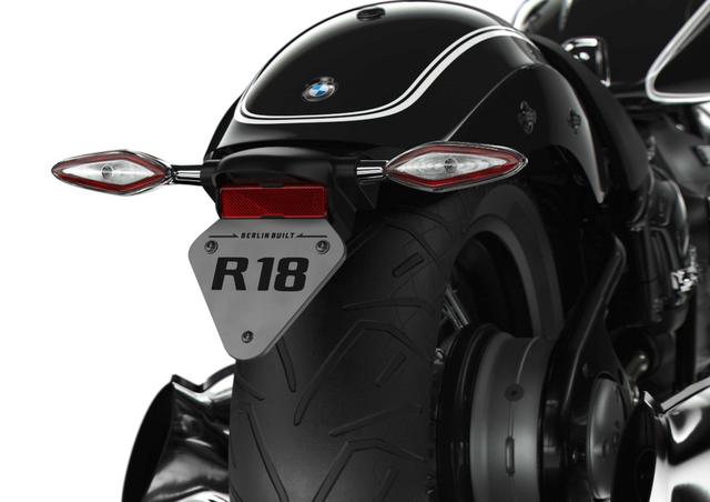 画像13: BMWの新型クルーザー「R18」が正式発表!1800ccの史上最大ビッグボクサーエンジンの詳細が明らかに!