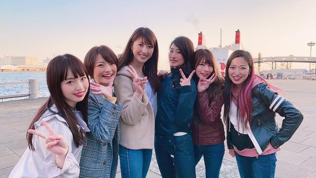 画像: 左から奥さおり(敬称略)、きのせひかるさん、私、たはらかすみちゃん、葉月、AYA1000RRちゃん。