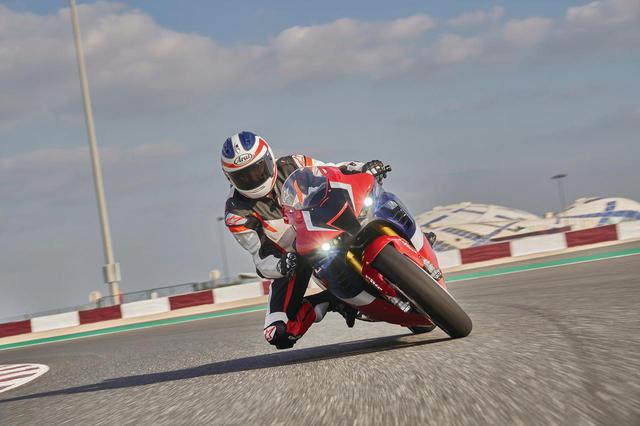 画像: Honda CBR1000RR-R FIREBLADE SP 総排気量:999cc/最高出力:217.6PS/14500rpm/最大トルク:11.5㎏-m/12500rpm 税込価格:278万3,000円
