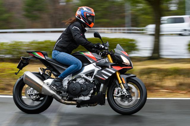 画像: TUONO V4 1100 Factory はじめの不安な先入観は、乗ってみたら一変!