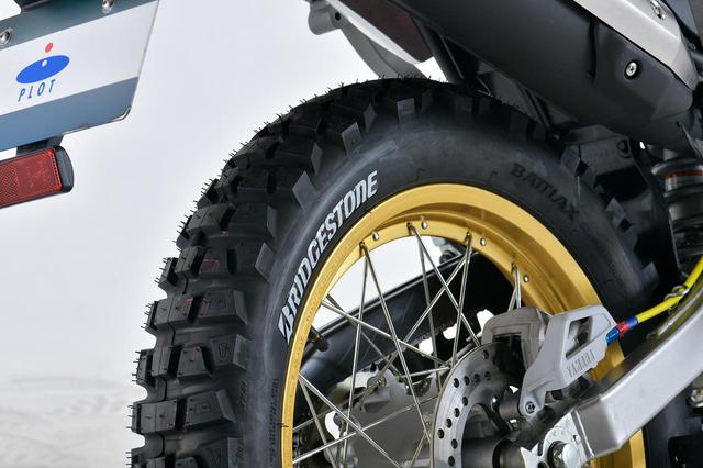 画像: BRIDGESTONE BATTLAX ADVENTURECROSS AX41 4.00-18 M/C 64P TL 税別:27,200円 ※製品にタイヤステッカーは付属していません。 plotonlinestore.com