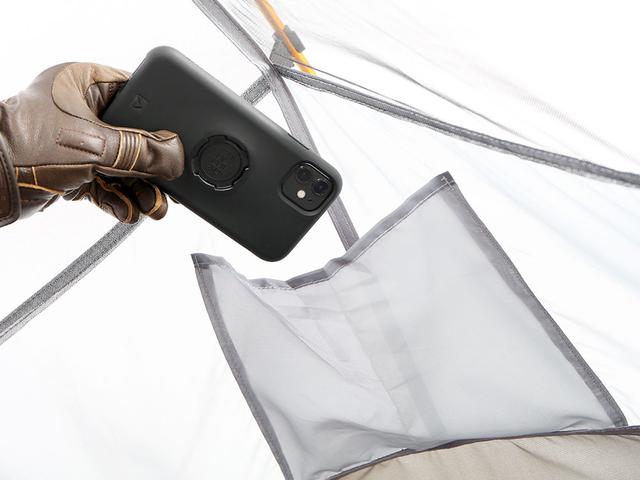画像: スマホやメガネ、ヘッドライトなどを入れるのに便利なメッシュポケットをインナーテントに装備。