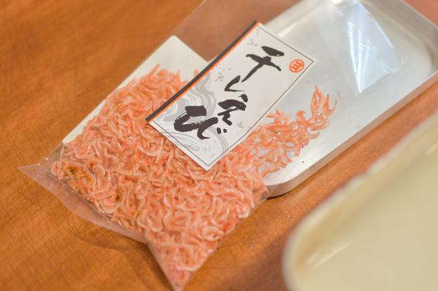 画像: 干しえびは、お高い桜エビとかより、安物の方がご飯が赤くなるので映える。