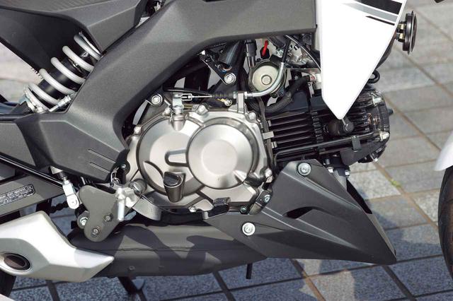 画像: エンジンは旧KSR用から発展した124cc空冷単気筒。4速ミッションにマニュアルクラッチを組み合わせ、スポーティな走りが可能だ。