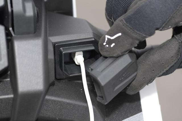 画像2: さあ出発! その前にアップルカープレイの接続を試す