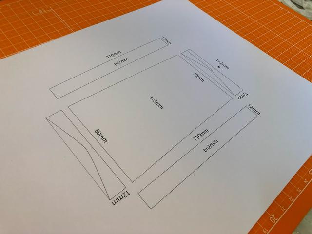 画像: 適当に絵を描いてみる。トップカバーのR部分が正直よくわからぬ。