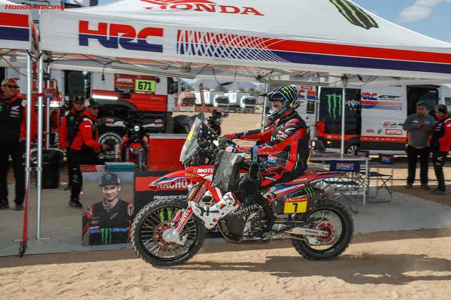 画像: ダカール・ラリー2020のひとコマ。これはケビン・ベナバイズ選手。 https://www.honda.co.jp/DAKAR/