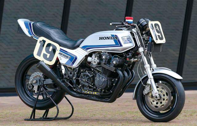 画像: フレディ・スペンサーが駆ったアメリカ・ホンダのファクトリーマシン「CB750F RACER」(1981年) www.autoby.jp