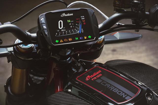 画像2: 【新車】大人気のインディアンFTR1200シリーズに早くも"カーボン仕様"の「2020 FTR Carbon」が登場! 気になる価格と発売日も明らかに!