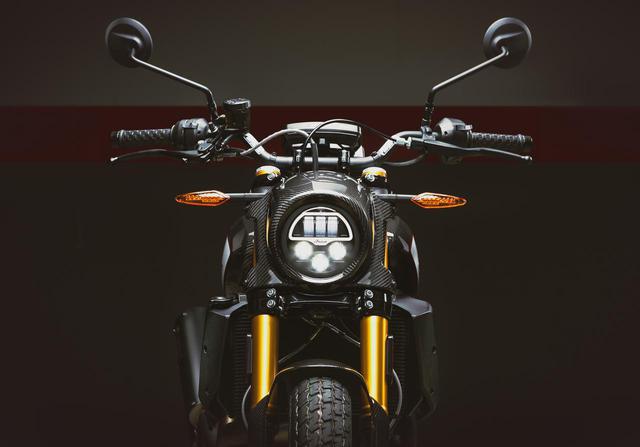画像1: 【新車】大人気のインディアンFTR1200シリーズに早くも"カーボン仕様"の「2020 FTR Carbon」が登場! 気になる価格と発売日も明らかに!