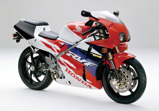 画像: HONDA RVF(1994/1) ●水冷4ストDOHC4バルブV型4気筒 ●399㏄ ●53PS/12500rpm ●3.7㎏-m/10000rpm●165㎏●120/60R17・150/60R17●78万円(当時)